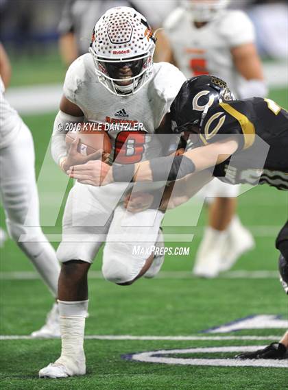 Thumbnail 1 in Refugio vs. Crawford (UIL 2A Division 1 Final) photogallery.