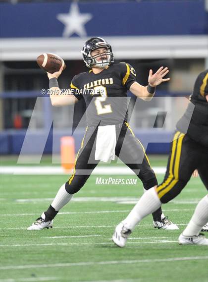 Thumbnail 3 in Refugio vs. Crawford (UIL 2A Division 1 Final) photogallery.