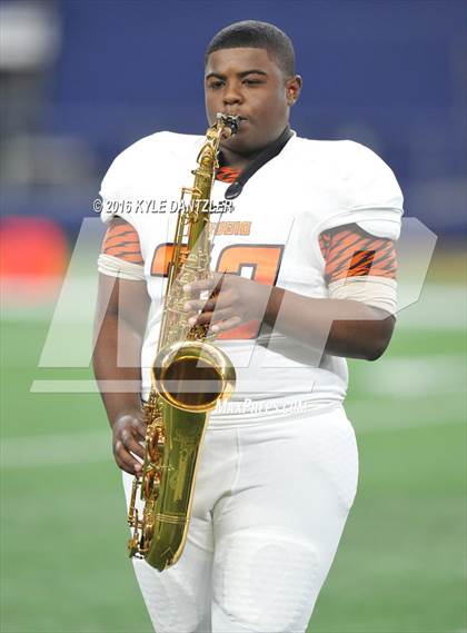 Thumbnail 2 in Refugio vs. Crawford (UIL 2A Division 1 Final) photogallery.