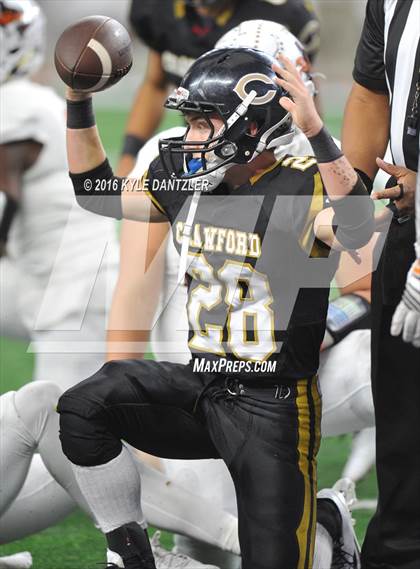 Thumbnail 3 in Refugio vs. Crawford (UIL 2A Division 1 Final) photogallery.