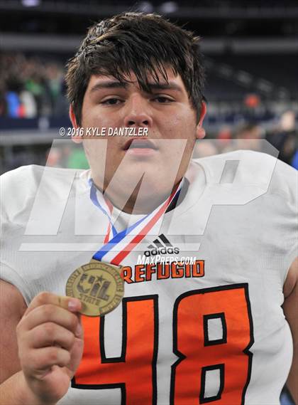 Thumbnail 3 in Refugio vs. Crawford (UIL 2A Division 1 Final) photogallery.