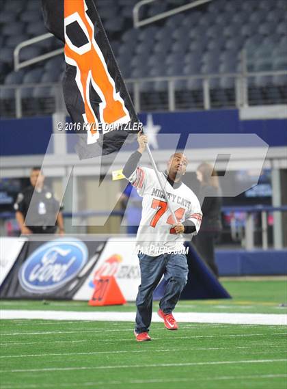 Thumbnail 3 in Refugio vs. Crawford (UIL 2A Division 1 Final) photogallery.