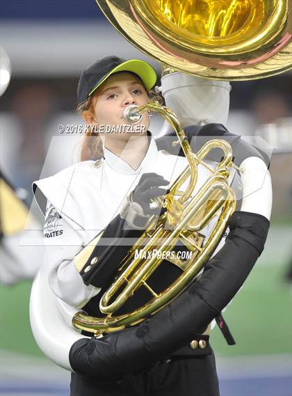 Thumbnail 3 in Refugio vs. Crawford (UIL 2A Division 1 Final) photogallery.