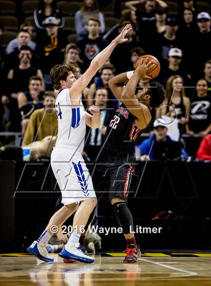 Thumbnail 2 in Holy Cross vs Newport Central Catholic (Ninth Region Semifinal) photogallery.