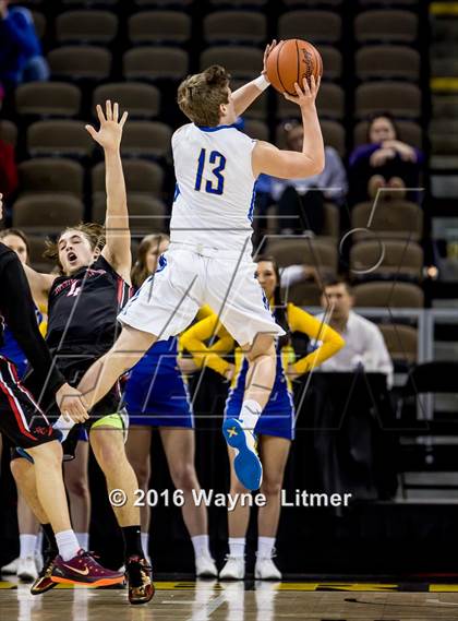 Thumbnail 3 in Holy Cross vs Newport Central Catholic (Ninth Region Semifinal) photogallery.
