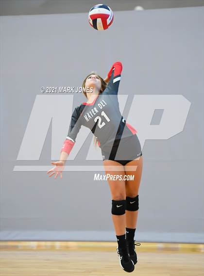 Thumbnail 1 in Millennium vs. Mater Dei (Nike Tournament of Champions) photogallery.