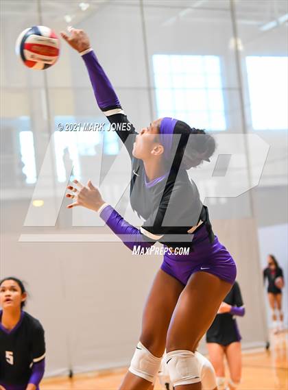 Thumbnail 1 in Millennium vs. Mater Dei (Nike Tournament of Champions) photogallery.