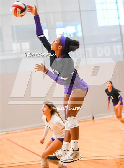 Thumbnail 3 in Millennium vs. Mater Dei (Nike Tournament of Champions) photogallery.