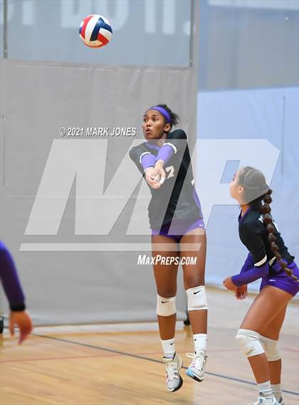 Thumbnail 3 in Millennium vs. Mater Dei (Nike Tournament of Champions) photogallery.