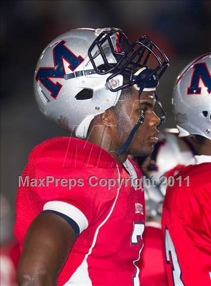 Thumbnail 2 in Terry vs. Manvel (4A Region 3 Bi-District Playoffs) photogallery.