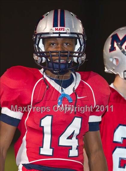 Thumbnail 2 in Terry vs. Manvel (4A Region 3 Bi-District Playoffs) photogallery.