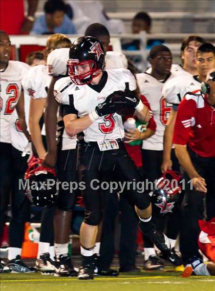 Thumbnail 1 in Terry vs. Manvel (4A Region 3 Bi-District Playoffs) photogallery.
