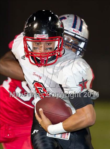 Thumbnail 2 in Terry vs. Manvel (4A Region 3 Bi-District Playoffs) photogallery.