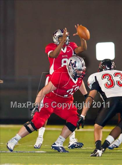 Thumbnail 2 in Terry vs. Manvel (4A Region 3 Bi-District Playoffs) photogallery.