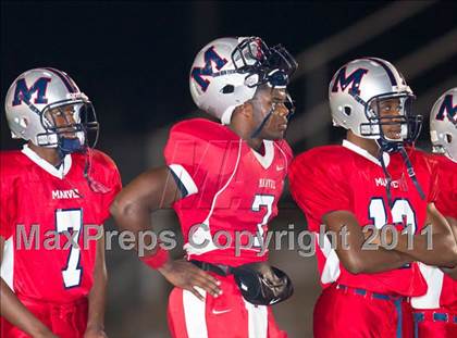 Thumbnail 2 in Terry vs. Manvel (4A Region 3 Bi-District Playoffs) photogallery.