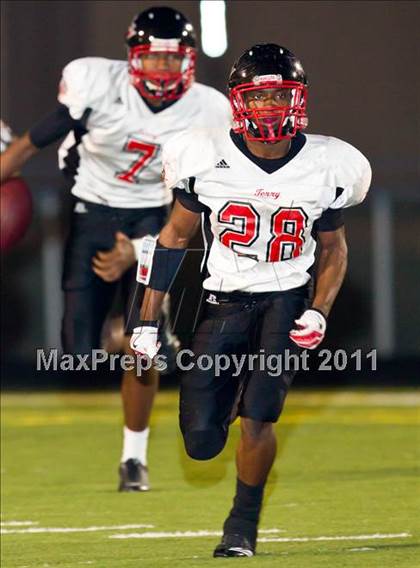 Thumbnail 3 in Terry vs. Manvel (4A Region 3 Bi-District Playoffs) photogallery.
