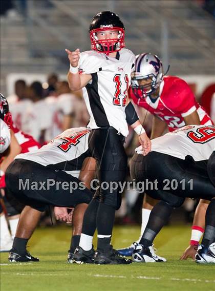 Thumbnail 3 in Terry vs. Manvel (4A Region 3 Bi-District Playoffs) photogallery.