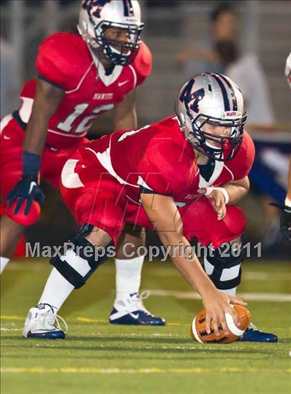 Thumbnail 2 in Terry vs. Manvel (4A Region 3 Bi-District Playoffs) photogallery.
