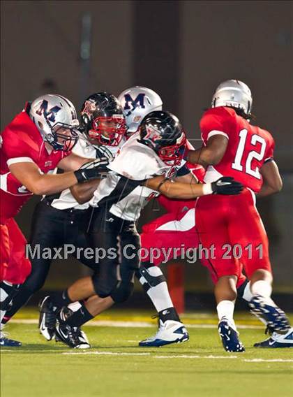Thumbnail 1 in Terry vs. Manvel (4A Region 3 Bi-District Playoffs) photogallery.