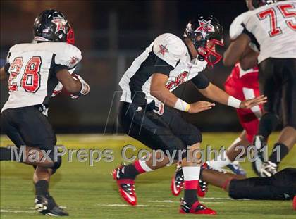 Thumbnail 2 in Terry vs. Manvel (4A Region 3 Bi-District Playoffs) photogallery.