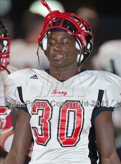 Thumbnail 3 in Terry vs. Manvel (4A Region 3 Bi-District Playoffs) photogallery.