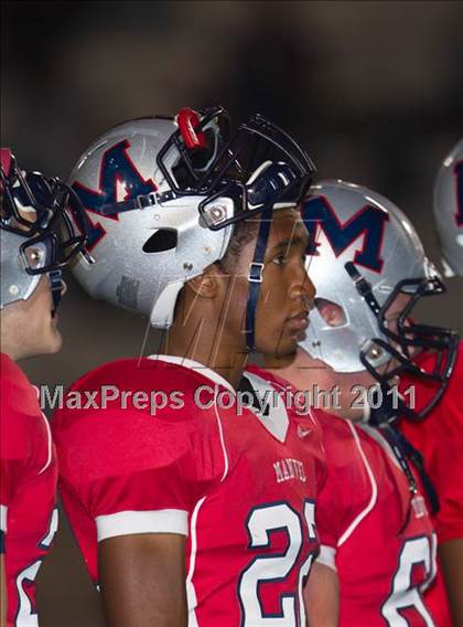 Thumbnail 1 in Terry vs. Manvel (4A Region 3 Bi-District Playoffs) photogallery.