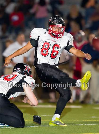 Thumbnail 3 in Terry vs. Manvel (4A Region 3 Bi-District Playoffs) photogallery.