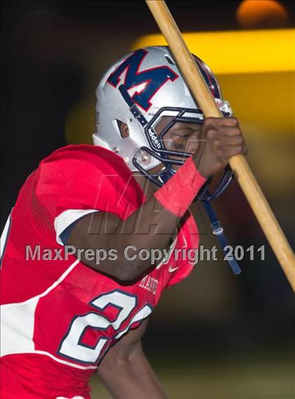 Thumbnail 2 in Terry vs. Manvel (4A Region 3 Bi-District Playoffs) photogallery.