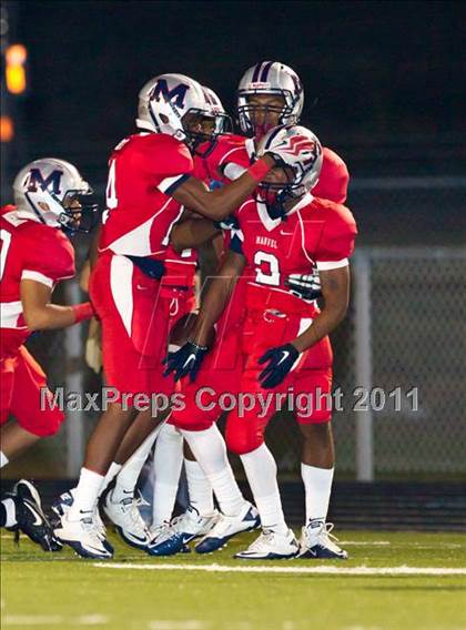 Thumbnail 1 in Terry vs. Manvel (4A Region 3 Bi-District Playoffs) photogallery.