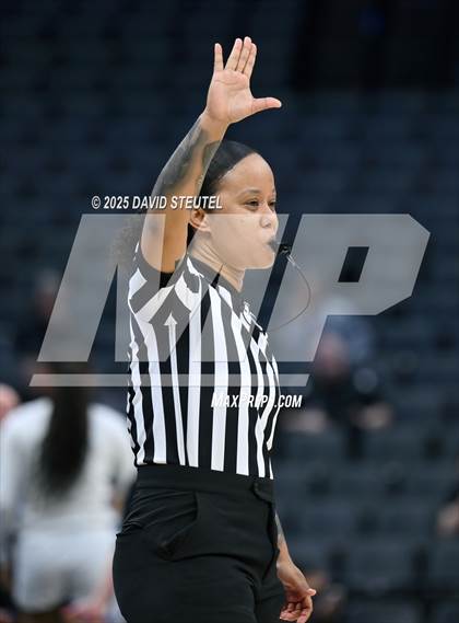 Thumbnail 2 in Rancho Bernardo vs. Caruthers (CIF State D2 Final) photogallery.