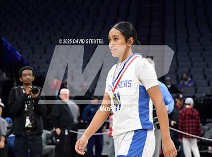 Thumbnail 2 in Rancho Bernardo vs. Caruthers (CIF State D2 Final) photogallery.