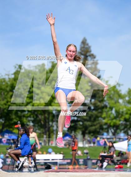 Thumbnail 3 in West Coast Relays (Field Events) photogallery.