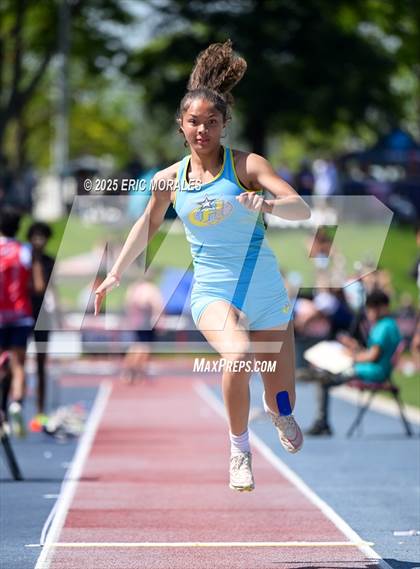 Thumbnail 3 in West Coast Relays (Field Events) photogallery.