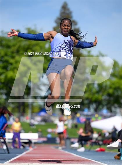 Thumbnail 1 in West Coast Relays (Field Events) photogallery.