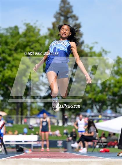 Thumbnail 1 in West Coast Relays (Field Events) photogallery.