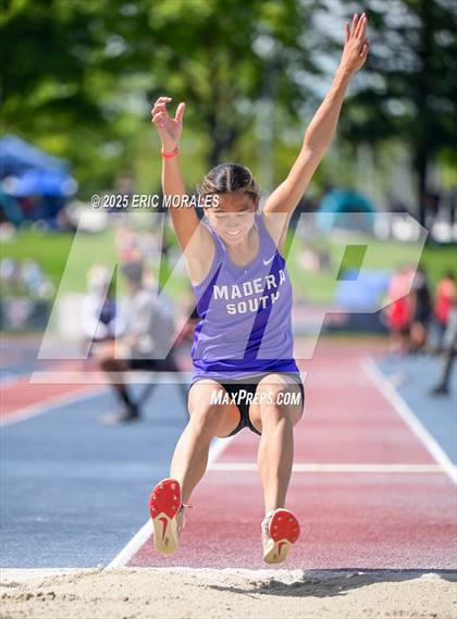 Thumbnail 1 in West Coast Relays (Field Events) photogallery.