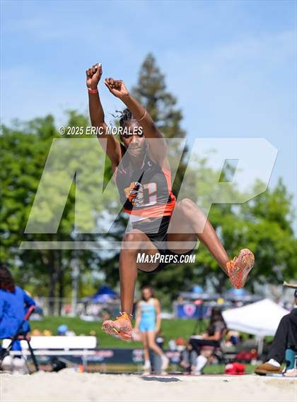 Thumbnail 3 in West Coast Relays (Field Events) photogallery.
