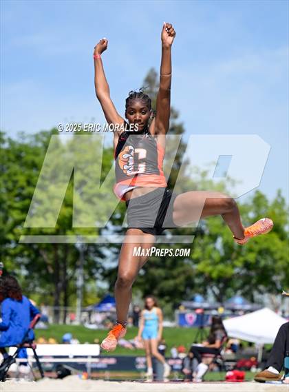 Thumbnail 2 in West Coast Relays (Field Events) photogallery.