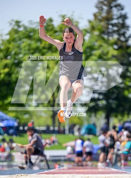 Thumbnail 3 in West Coast Relays (Field Events) photogallery.