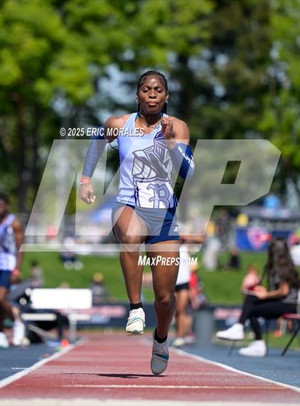 Thumbnail 2 in West Coast Relays (Field Events) photogallery.