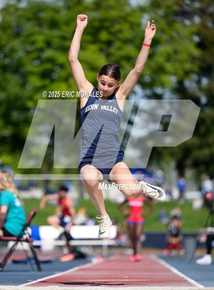 Thumbnail 3 in West Coast Relays (Field Events) photogallery.