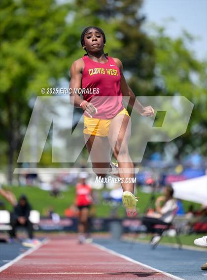 Thumbnail 2 in West Coast Relays (Field Events) photogallery.