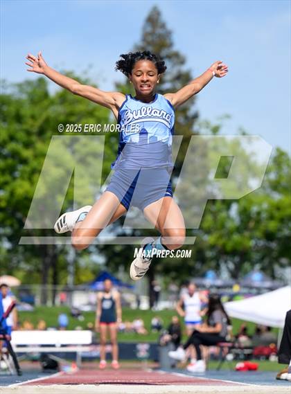 Thumbnail 2 in West Coast Relays (Field Events) photogallery.