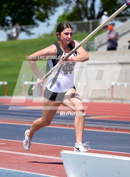 Thumbnail 2 in West Coast Relays (Field Events) photogallery.