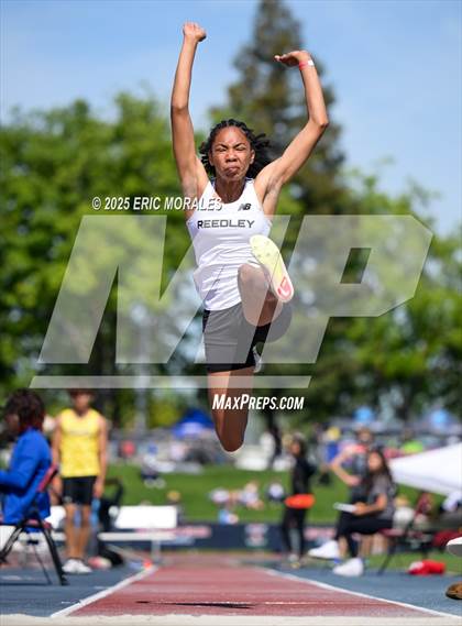 Thumbnail 2 in West Coast Relays (Field Events) photogallery.