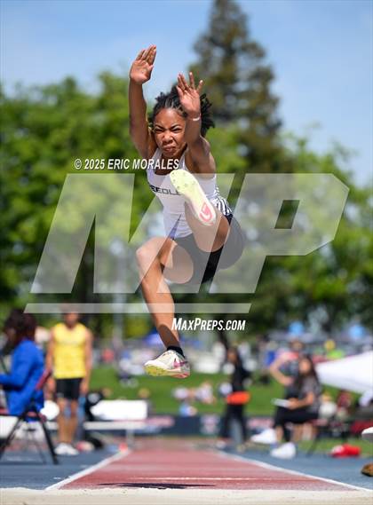 Thumbnail 3 in West Coast Relays (Field Events) photogallery.