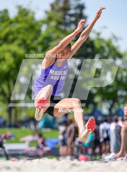 Thumbnail 1 in West Coast Relays (Field Events) photogallery.