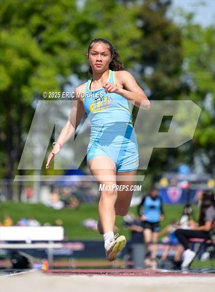 Thumbnail 2 in West Coast Relays (Field Events) photogallery.