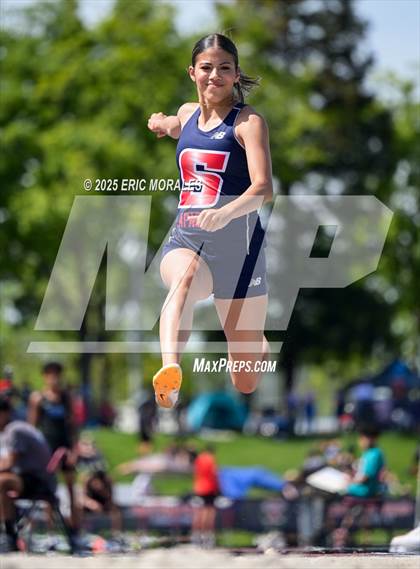 Thumbnail 3 in West Coast Relays (Field Events) photogallery.