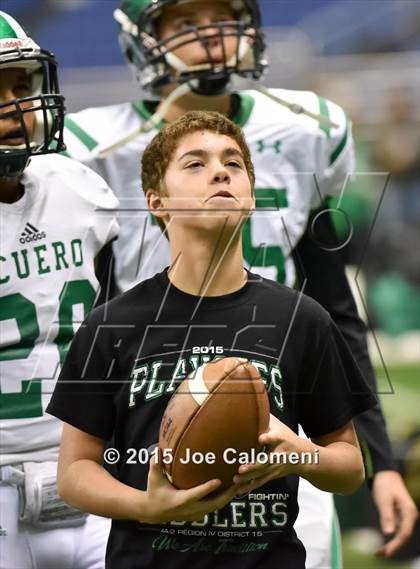 Thumbnail 2 in Cuero vs Sinton (UIL 4A D2 Quarterfinal) photogallery.
